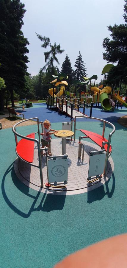 Juna2 - Nowoczesny Apartament W Centrum Z Widokiem Na Park Pruszków Εξωτερικό φωτογραφία